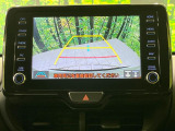 【バックカメラ】駐車時に後方がリアルタイム映像で確認できます。大型商業施設や立体駐車場での駐車時や、夜間のバック時に大活躍!運転スキルに関わらず、今や必須となった装備のひとつです!