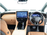オシャレなインテリアで運転する気分も盛り上がりますよね^^
