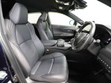 ゆったり室内で運転もしやすいです♪使い勝手の良い配置も考えられています!!