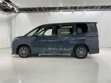 広々とした車内空間に優れた燃費性能。更にデザインも上質で人気のお車です!