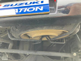 万が一にも対応できるスペアタイヤを車体下に格納♪