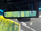 【デジタルインナーミラー】後席の大きな荷物や同乗者で後方が確認しづらい時でも安心!カメラが撮影した車両後方の映像をルームミラー内に表示。クリアな視界で状況の確認が可能です!
