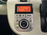 お好みの温度に設定すれば、車内の温度を検知し自動で調整してくれるオートエアコン!暑い、寒いと何度もスイッチを操作しなくても済みます☆☆