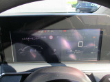 メーター内のカラーデイスプレイには運転をサポートする情報を表示します。