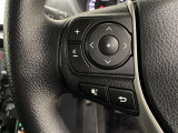 【ステアリングスイッチ】ハンドルから手を離すことなく操作することが可能です。