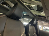 爽やかな風と光が差し込む開放的な車内で、至福のドライブを心ゆくまで。