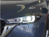 【LEDヘッドライト】省電力で長寿命の明るく運転しやすいLEDヘッドランプです。明るく照らすので暗い夜道からお客様を守ってくれます。お近くの広島マツダまでお越しください。