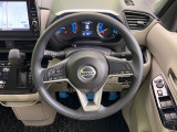 【ステアリングスイッチ】運転中、前方から目線をそらすことなく、オーディオ等の操作が可能な便利機能!安心&快適なドライブを演出してくれます♪