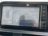 パノラミックビューモニター付きです。車両を上から見たような映像をディスプレイオーディオ画面に表示。運転席からの目視だけでは見にくい、車両周辺の状況をリアルタイムでしっかり確認できます。