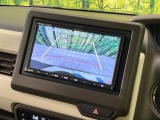 【バックカメラ】駐車時に後方がリアルタイム映像で確認できます。大型商業施設や立体駐車場での駐車時や、夜間のバック時に大活躍!運転スキルに関わらず、今や必須となった装備のひとつです!
