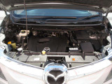 「SKYACTIV-G(ガソリン)」は、規格外の高圧縮を実現し、世界のエンジン技術者に驚きを与えました。さらに、それを維持したままノッキングの発生を抑え、熱効率を向上、走りにも寄与したエンジンです。