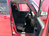 工場併設店です。タイヤ交換・オイル交換・板金見積もりもお気軽にどうぞ♪