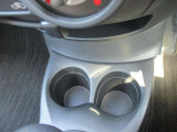 運転席助手席で使用できるドリンクホルダーです。