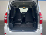 普段のお買い物や通勤、送迎等に十分な荷室スペースを確保しております。セカンドシートを倒すと、大きな荷物の積載も可能です♪