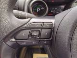 ステアリングリモコン付きで、運転中のオーディオ操作が可能です。視線を落とさず操作出来ます。