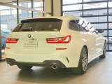 BMWのメカニックによる、100項目の納車前点検エンジン、ミッション、マフラー、電気系統やコンピュータなどを詳細に点検します。交換基準の部品があれば、純正部品を使用し整備した後にお客様にお渡しします。