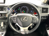【ステアリングスイッチ】運転中、前方から目線をそらすことなく、オーディオ等の操作が可能な便利機能!安心&快適なドライブを演出してくれます♪