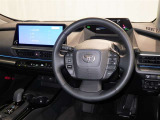 運転席まわりです。 各操作スイッチは使いやすい位置に配置されてます。