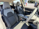 運転席シート廻りは使用感も少なく、良好な状態となっています。前オーナー様が丁寧に使っていたことがよくわかりますね。