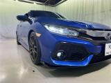 フォグランプ装着車です。暗い夜道の車両前方を明るく照らします