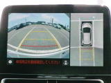 パノラミックビューモニター&バックモニター♪車両の前後左右に搭載した4つのカメラの映像を合成し、車を真上から見ているような映像を表示♪