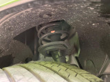 お車を安心してお乗りいただく為には、足回りの定期点検が欠かせません。サービスサポート(有償保証)では無料点検もご提供しており、安心のカーライフをお過ごしいただけるサポート体制が整っています。
