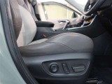 パワーシート搭載。微妙な調整が手軽にでき、ピッタリなポジションで運転することが可能です。