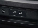 充電に便利なUSBソケット装備