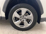 純正アルミ付きです。タイヤサイズは225/60R18になります。