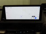 ディスプレイオーディオにナビ機能が設定されています。簡単な操作で行き先を入力することができ、音声で目的地まで案内してくれます。初めて訪れる場所も安心です。