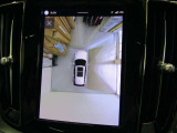 360&deg;カメラ付きで車庫入れや縦列駐車が楽しくなります。