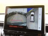 バックカメラの他に上から見下ろしたような画像が見れるアラウンド(全方位)モニター。前後左右を把握できます!