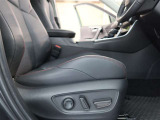 パワーシート搭載。微妙な調整が手軽にでき、ピッタリなポジションで運転することが可能です。