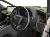 高級感のある運転席回り♪乗っていて落ち着けるデザインです。もちろん使い勝手もとても良いです。