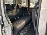 ゆとりある広々とした車内空間は、ドライブを始め買い物やレジャーなど、幅広く活躍します。一人でもみんなとでもお出かけを楽しみましょう!