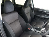 運転席のスペースはゆったりしていて、視界も広く確保されているので普段の運転からロングドライブまで快適です。