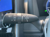 【オートライト(AUTO)】外の明るさをシステムが感知して、自動でヘッドライトが点灯します。ヘッドライトをつけ忘れを防ぐ便利機能です。