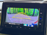 【バックカメラ】駐車時に後方がリアルタイム映像で確認できます。大型商業施設や立体駐車場での駐車時や、夜間のバック時に大活躍!運転スキルに関わらず、今や必須となった装備のひとつです!