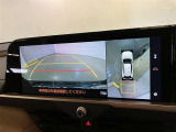 【パノラミックビュー&バックビュー】駐車時の安全確認をする為に車両上方からの映像と後方カメラからのを同時に表示しバックガイドも付いているのでバックの苦手な方でも安心して運転出来ますよ。
