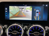 バックカメラにより駐車時の後方確認も楽にできます。