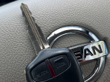 【キーレス】少し離れた場所からでもボタン一つでドアの開錠・施錠ができるのでとっても便利!ドアの鍵穴周りに傷をつけることもありません♪