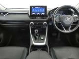 運転席・助手席を入れたインストルメントパネル全体画像です。