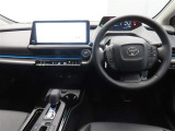 ぜひ展示車の運転席に座ってみてください。