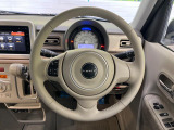 【純正革巻きステアリング】上質な革を使用することで、手にしっかり馴染みとても運転しやすいハンドルです♪