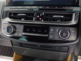 使いやすさや安全性を追求したステアリング周り!高級車ゆえにスイッチ類が多いのも特徴ですね!考え尽くされた配置ですぐに使いこなす事が出来ますのでご安心下さい!是非、体感してみて下さい!!