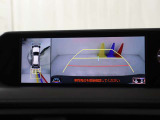 車両周辺の安全確認をするパノラミックビューモニター