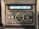 車内空調は&rdquo;AUTOエアコン&rdquo;にお任せ。運転に集中出来ますよ!