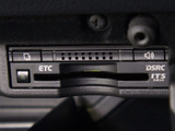 ★ETC(DSRC)が装備されています!!社外品とは違い収まりの良いデザインが人気!高速道路を利用する際は必需品ですよね!!ストレス無く料金所を通過出来ます!!