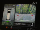 【アラウンドビューモニター】専用のカメラにより、上から見下ろしたような視点で360度クルマの周囲を確認することができます☆死角部分も確認しやすく、狭い場所での切り返しや駐車もスムーズに行えます。