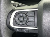 ステアリングスイッチ装備!運転しながら手元でオーディオの操作などができます。